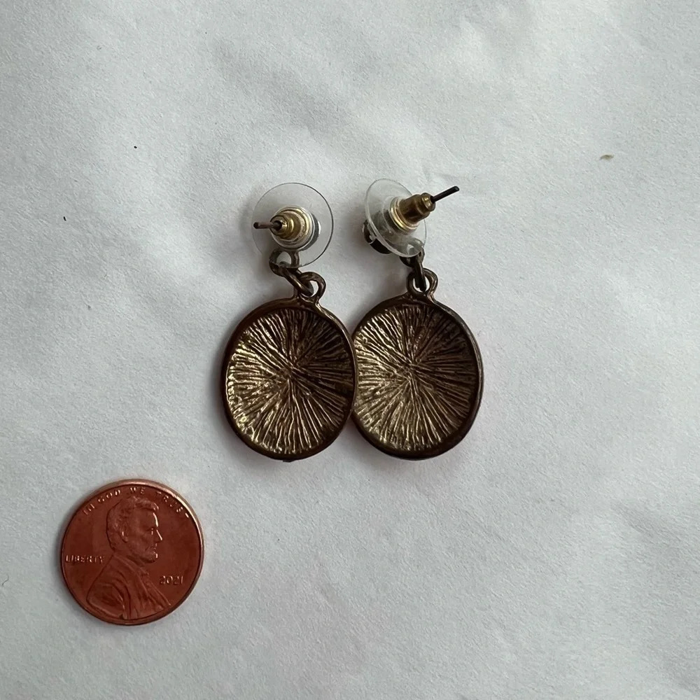 Vintage Pink Enamel Lion Medallion Drop Earrings Antique Gold Tone Crystal - Picture 4 of 4